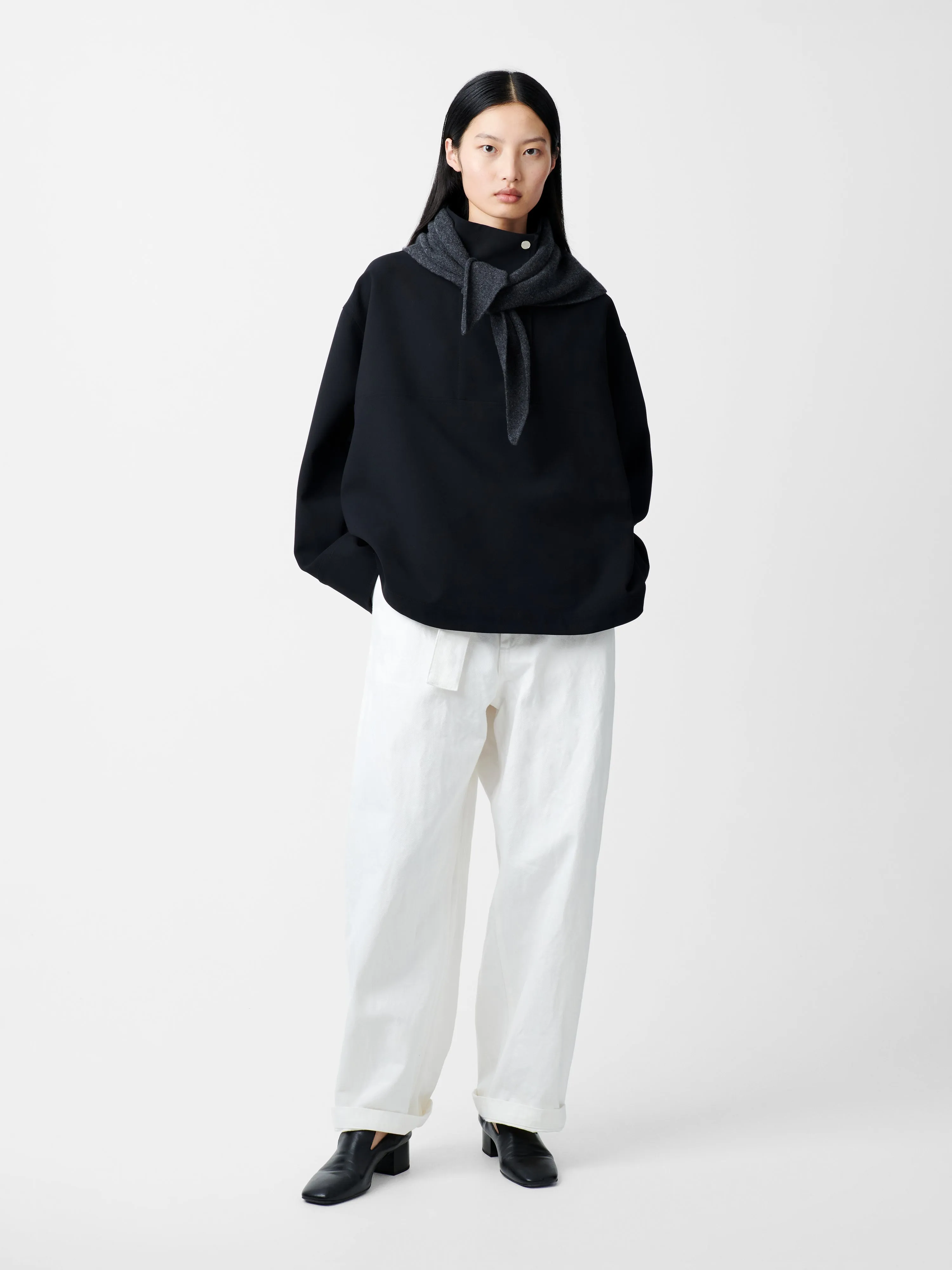 Loder Pullover in Black