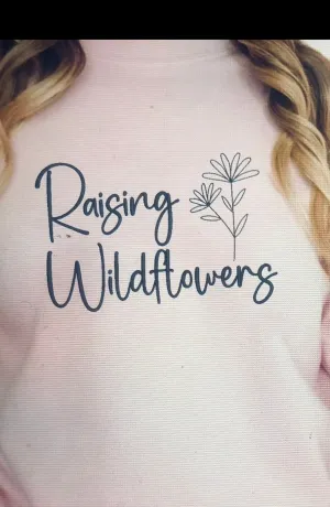 Mama Raising Wildflowers Adult Unisex Fleece Sweatshirt Gift